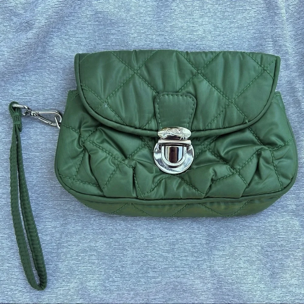 VERA BRADLEY Puffy Quilted Wristlet in Fern/Green